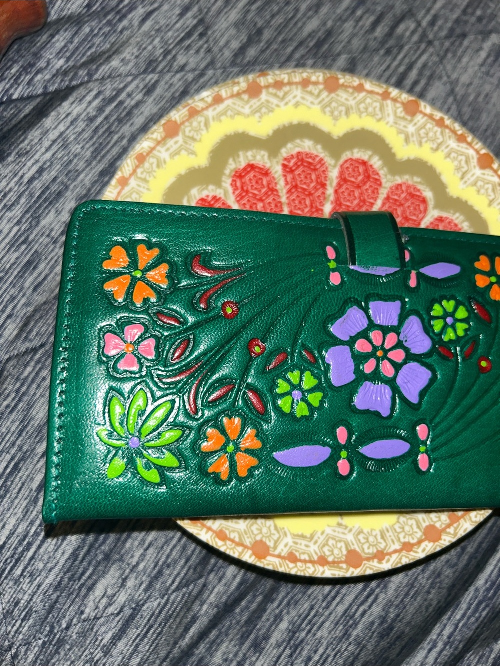 New green leather Hand-Painted Floral Green Wallet - Picture 5 of 16